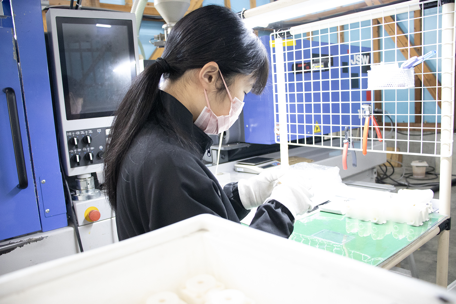 宮崎で射出成形から製品塗装印刷まで手がける新生工業