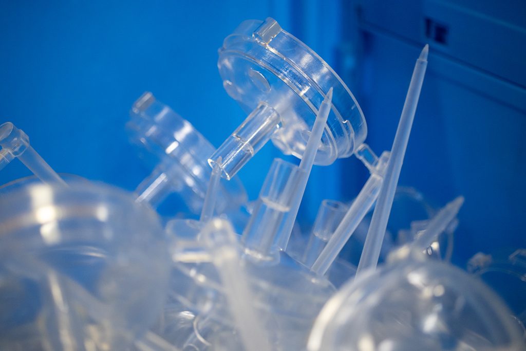 宮崎で射出成形から製品塗装印刷まで手がける新生工業